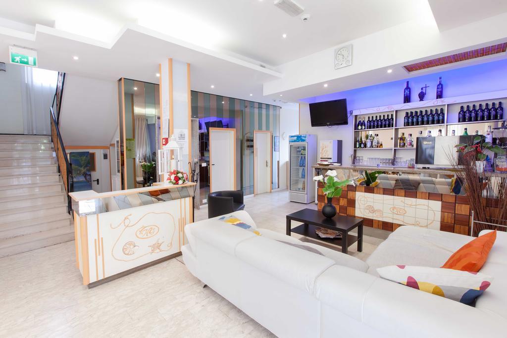 Hotel Graziana Риччоне Экстерьер фото