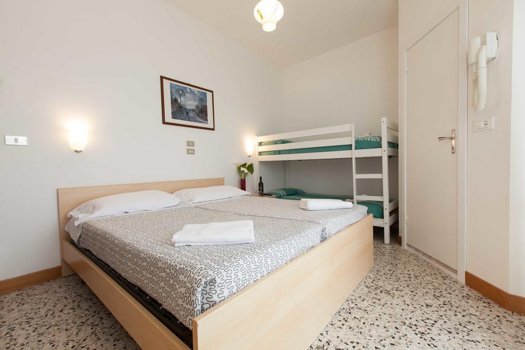 Hotel Graziana Риччоне Экстерьер фото