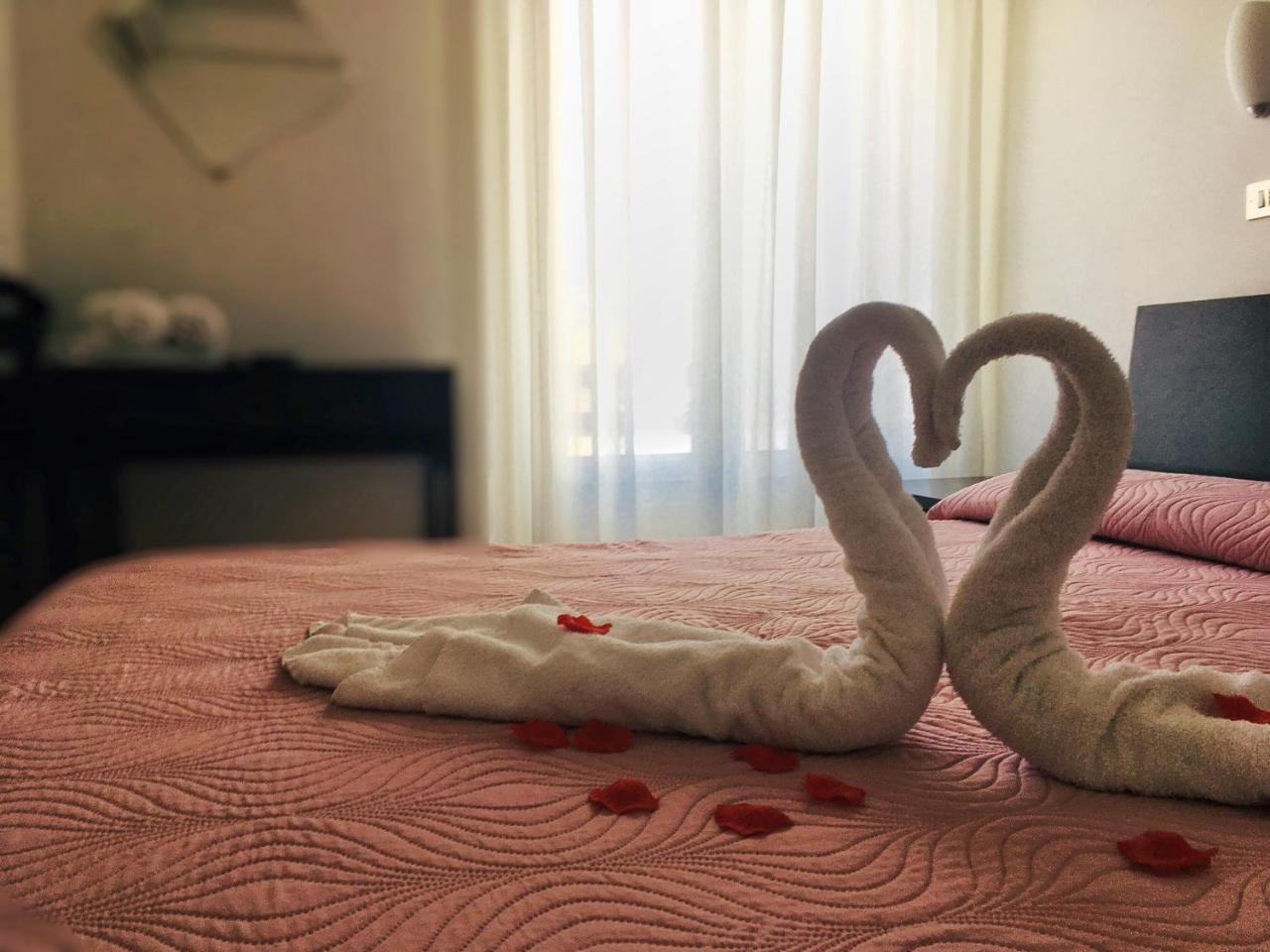 Hotel Graziana Риччоне Экстерьер фото